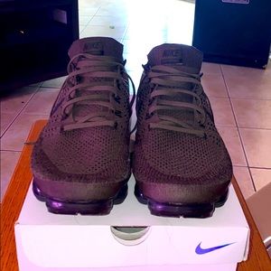 Olive vapormax